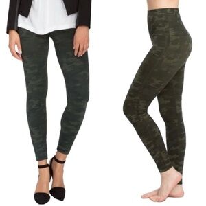 SPANX Look At Me Now Leggings Green Camo Size Medium